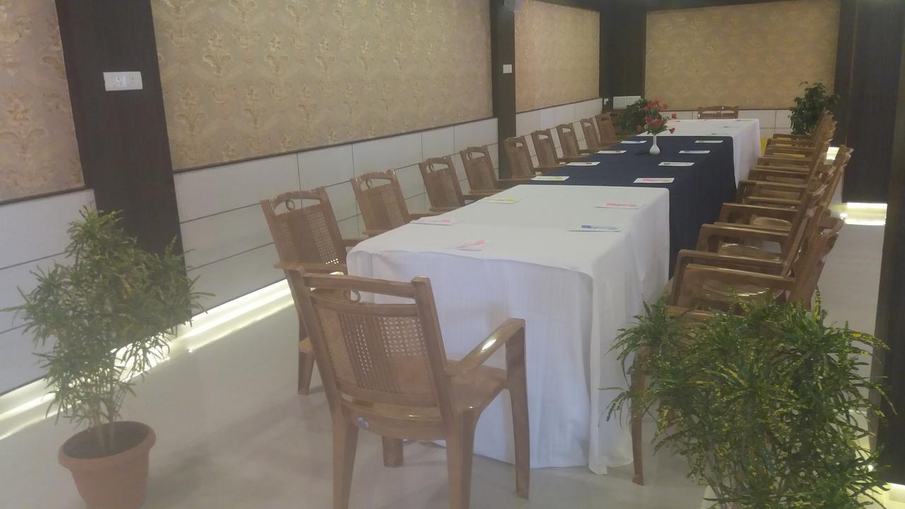 Kr Residency Hotel Kanadukattan Luaran gambar