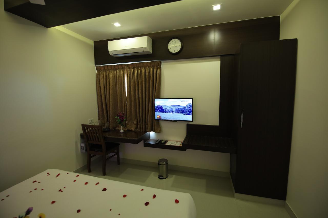 Kr Residency Hotel Kanadukattan Luaran gambar