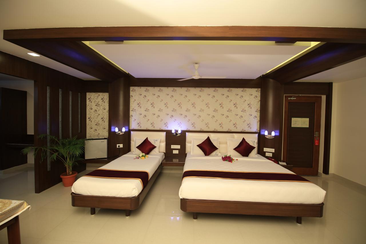 Kr Residency Hotel Kanadukattan Luaran gambar